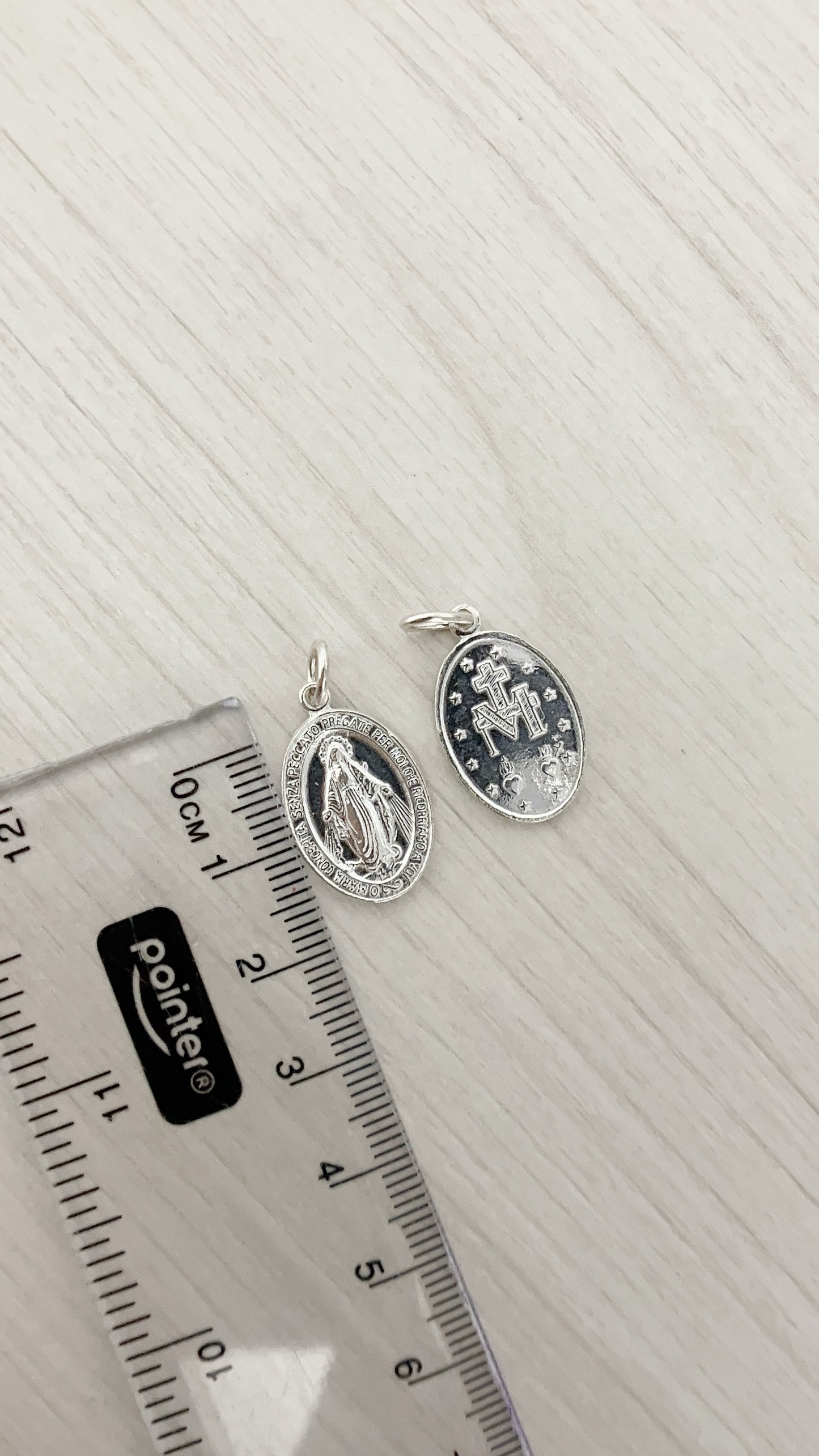 Dije Virgen de la Milagrosa Ovalada Plata 925