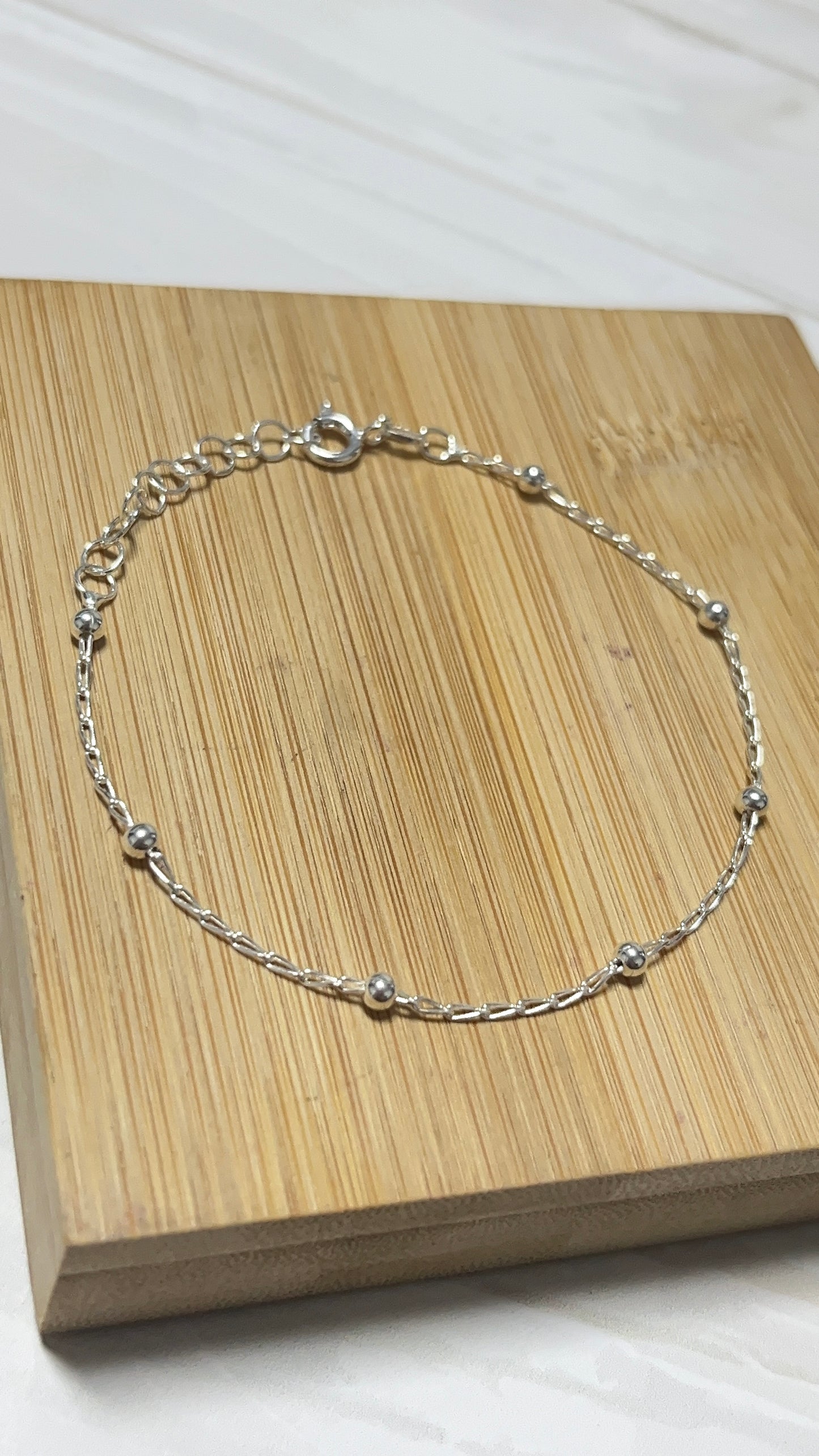 Pulsera Tejido Abierto Bolitas Lisas 19,5cm