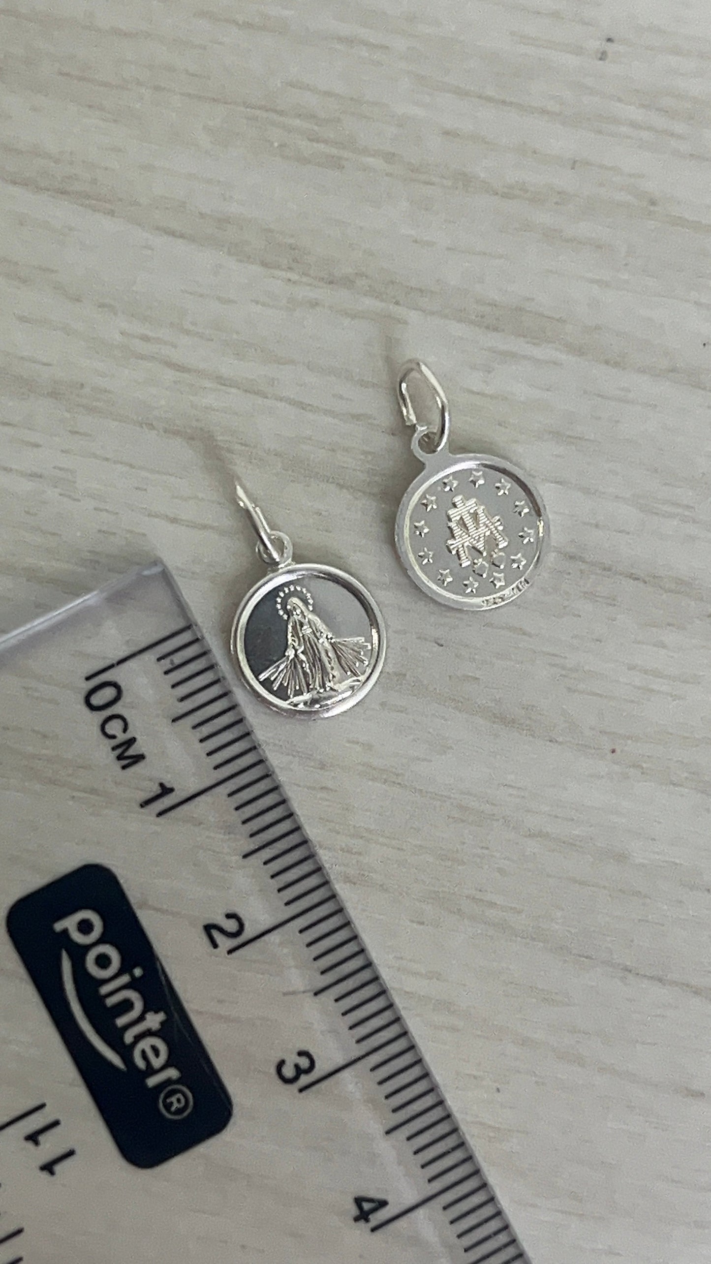 Dije Virgen de la Milagrosa Ovalada Plata 925