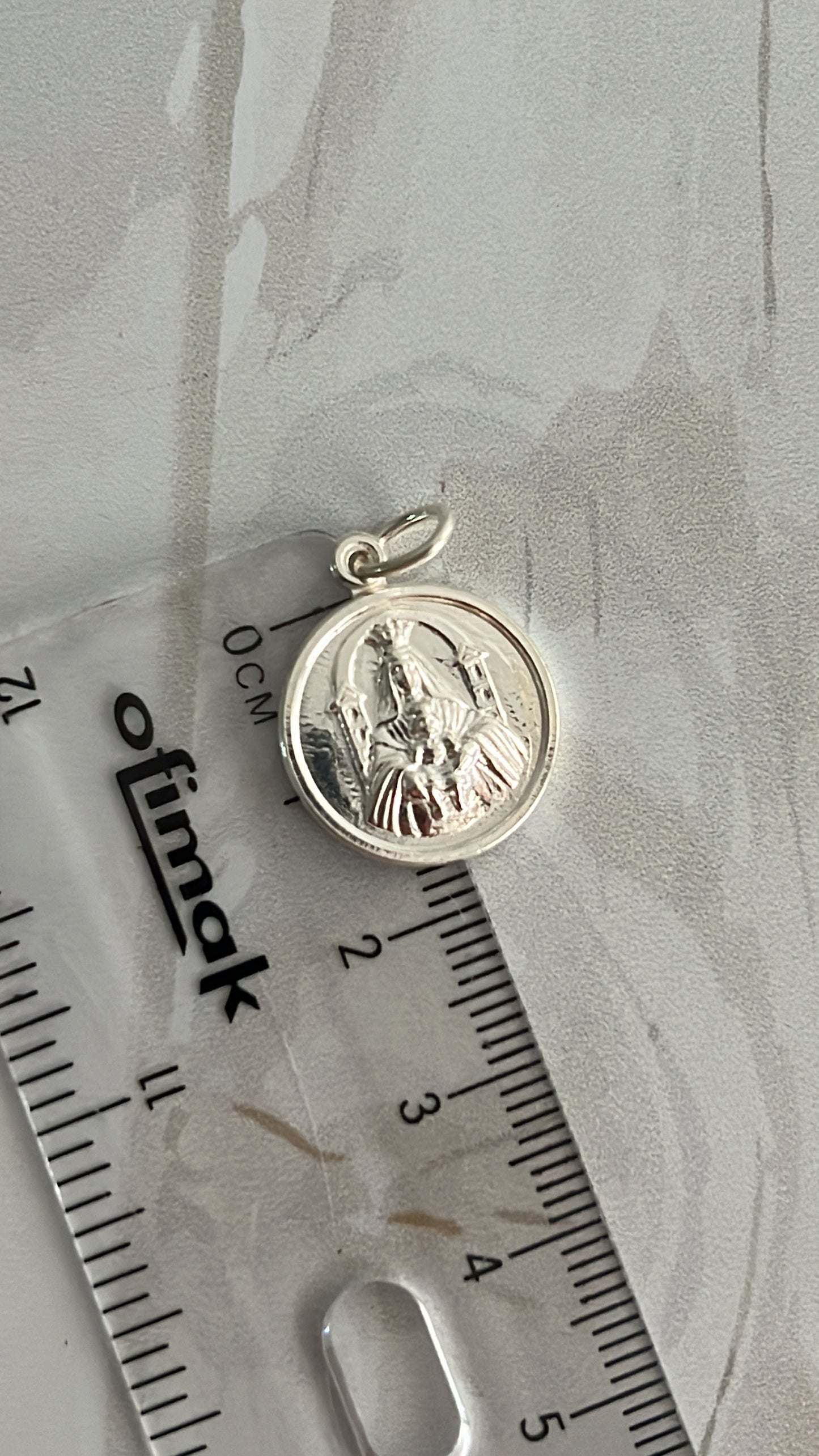 Dije Virgen del Coromoto 2,1cm