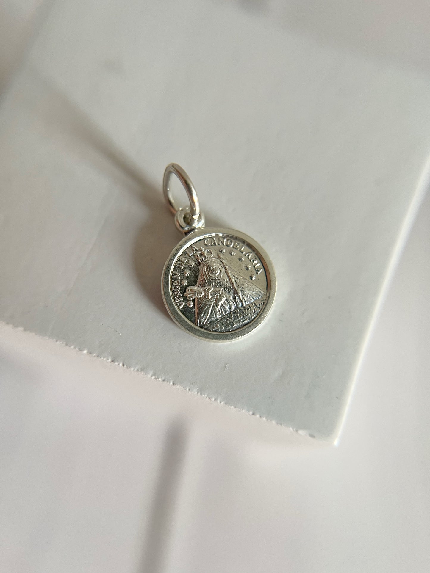 Dije Virgen de la Candelaria 1cm