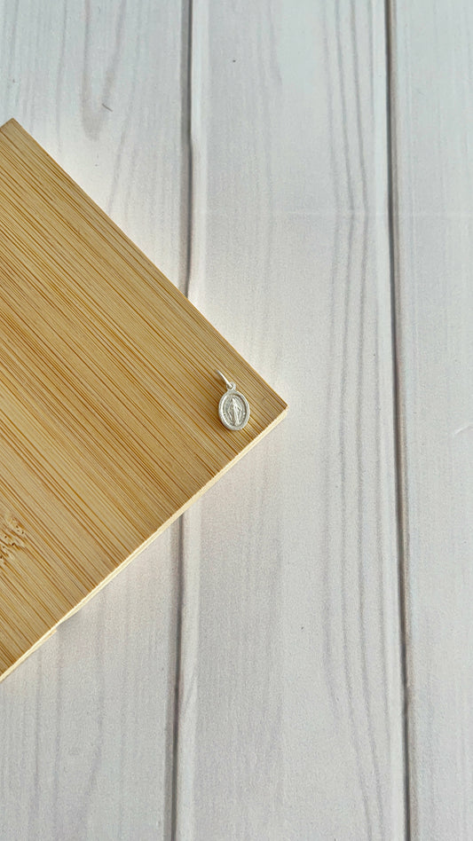 Dije Virgen de la Milagrosa Ovalada Plata 925