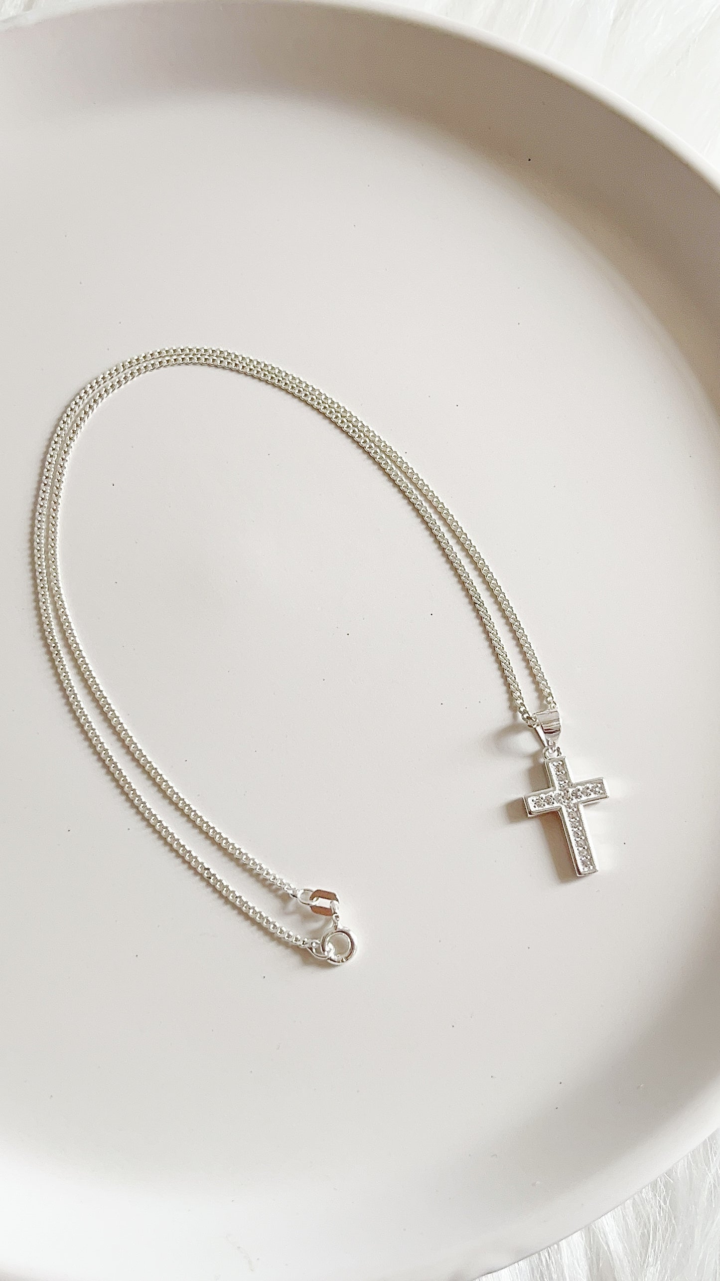 Cadena 45cm con Cristo 1,7cm- Plata 925