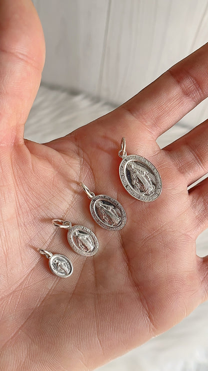 Dije Virgen de la Milagrosa Ovalada Plata 925