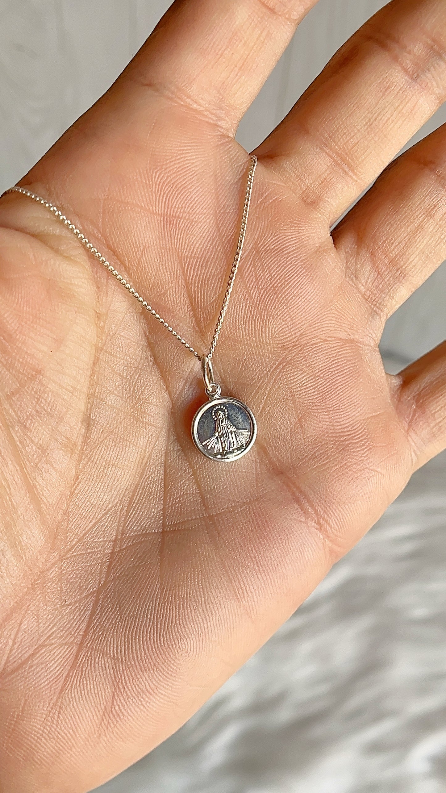 Cadena 40cm con Dije de La Milagrosa Redonda 1cm - Plata 925