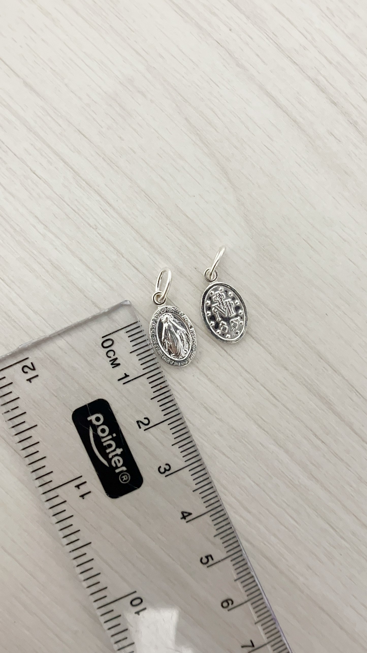 Dije Virgen de la Milagrosa Ovalada Plata 925