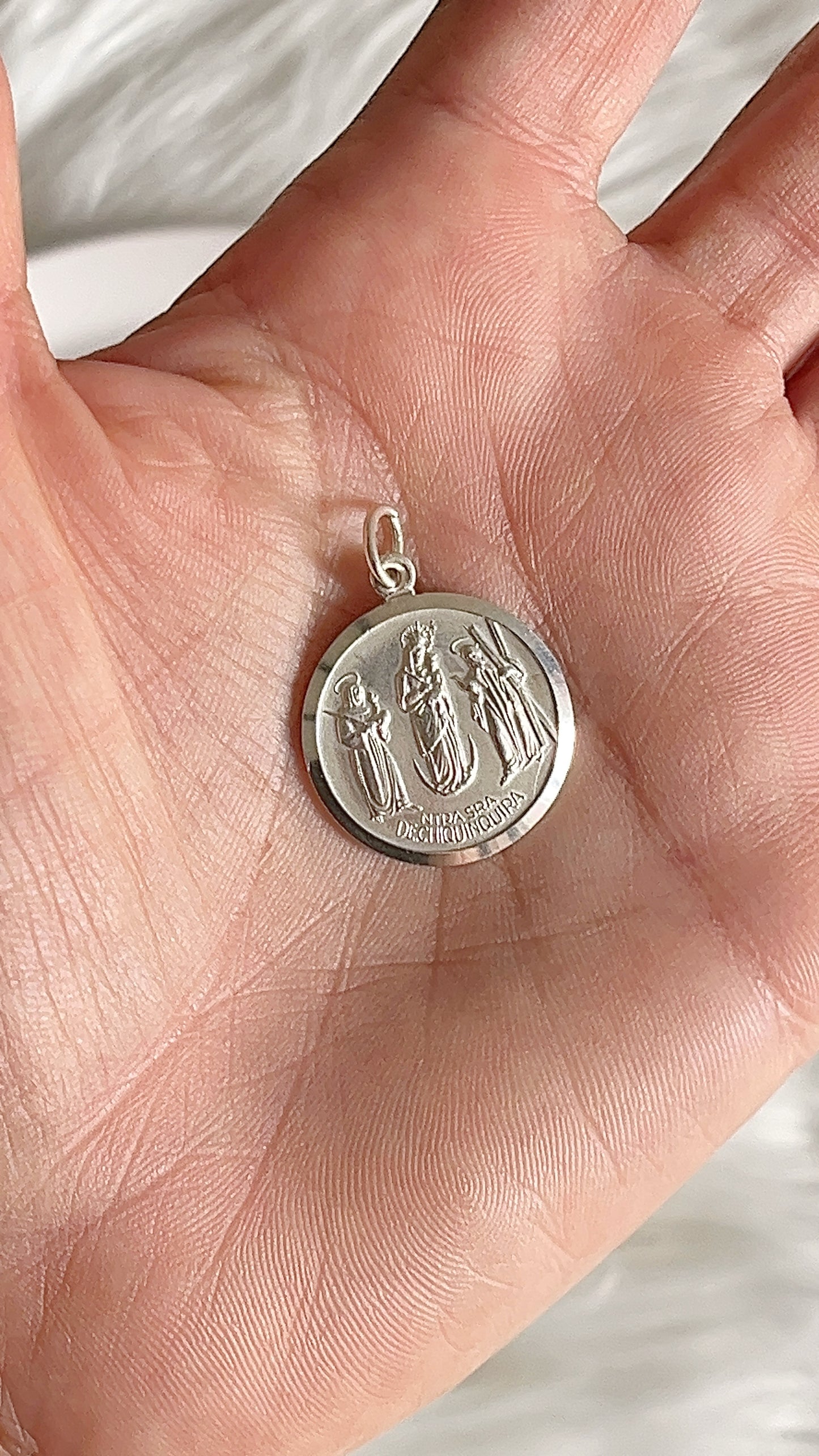 Dije Virgen de Chiquinquira 2,1cm - Plata 925