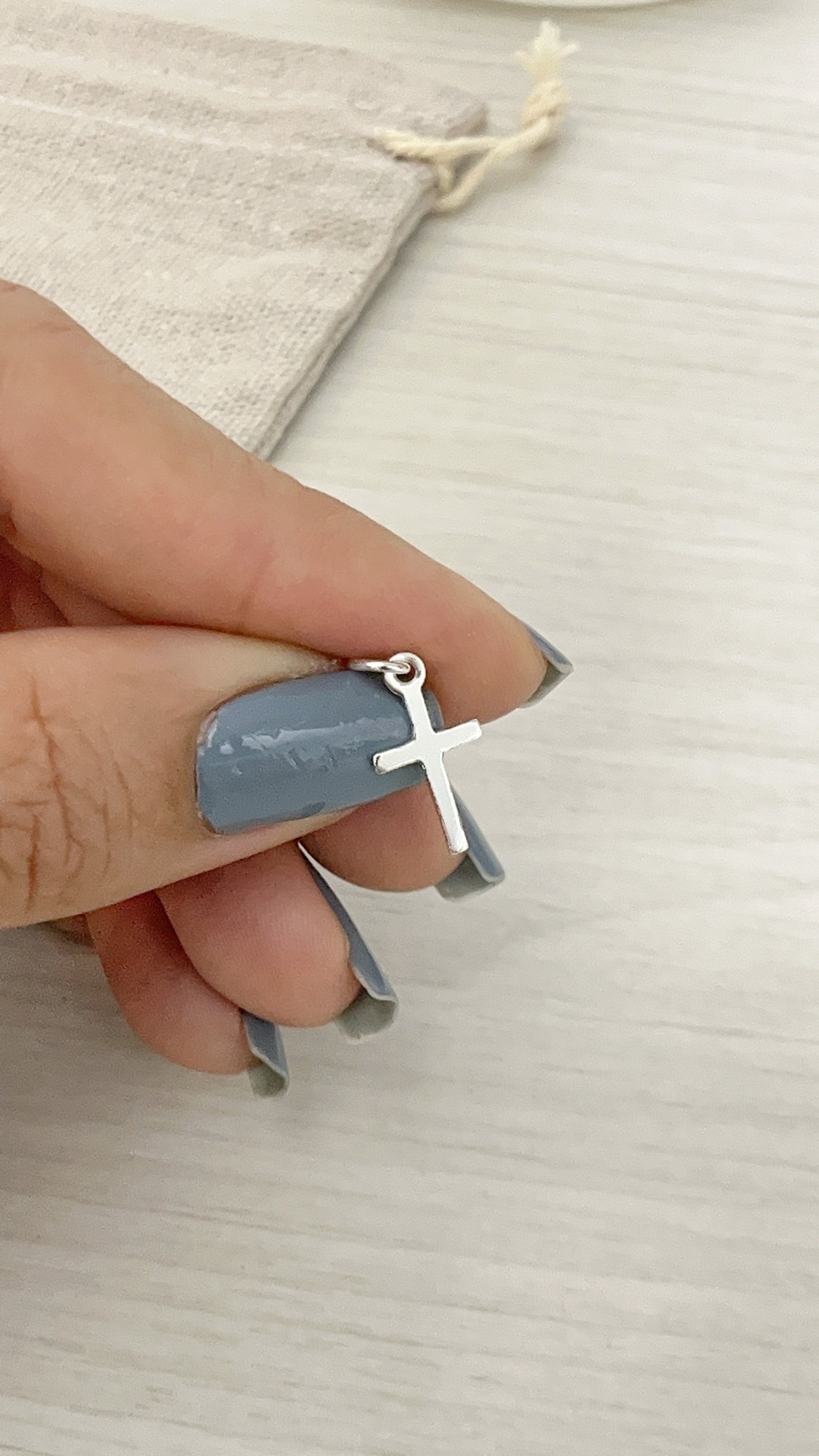 Dije Cruz Pequeña 1,3cm - Plata 925