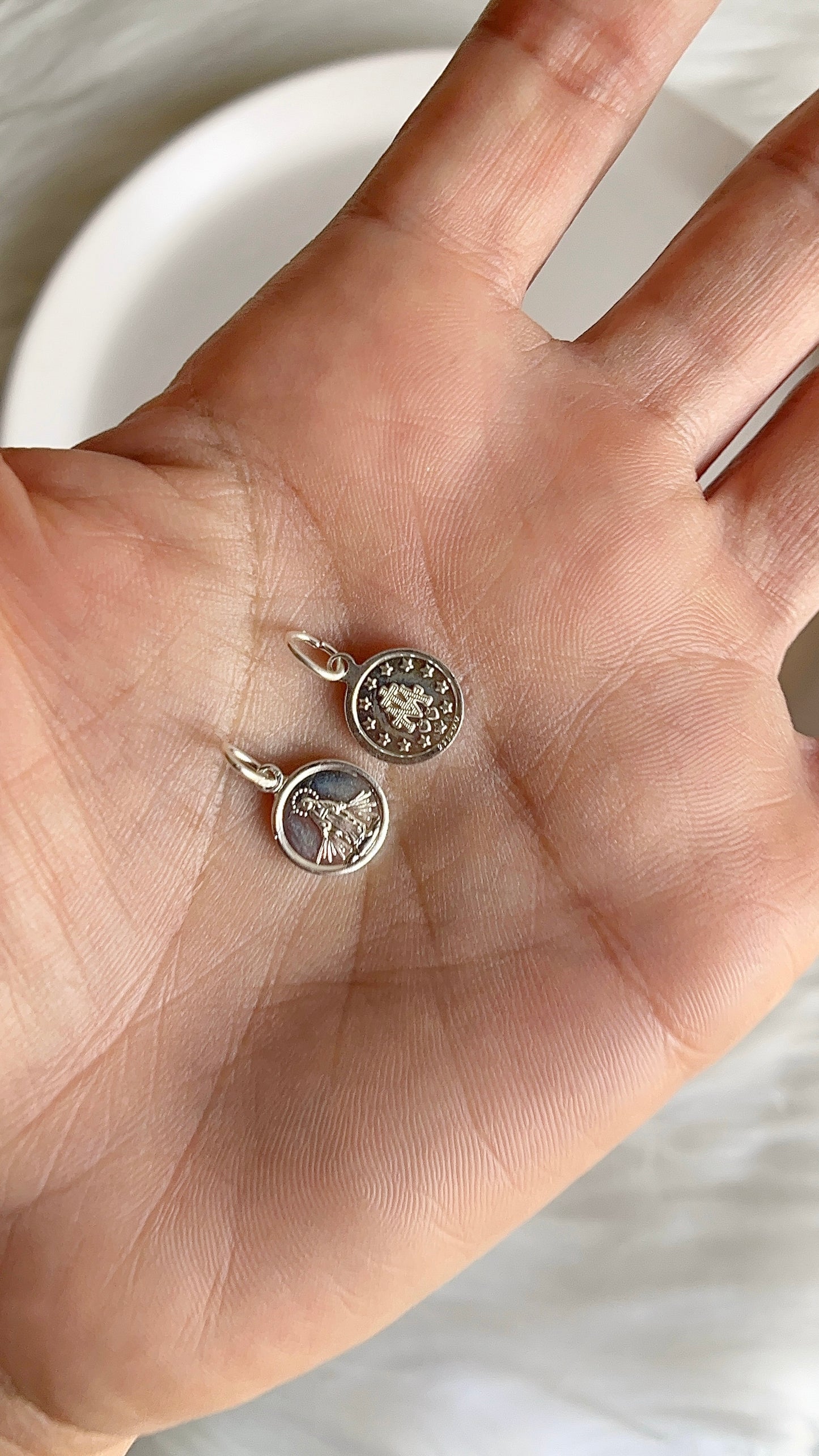 Dije Virgen de la Milagrosa 1cm Doble Cara Redonda - Plata 925