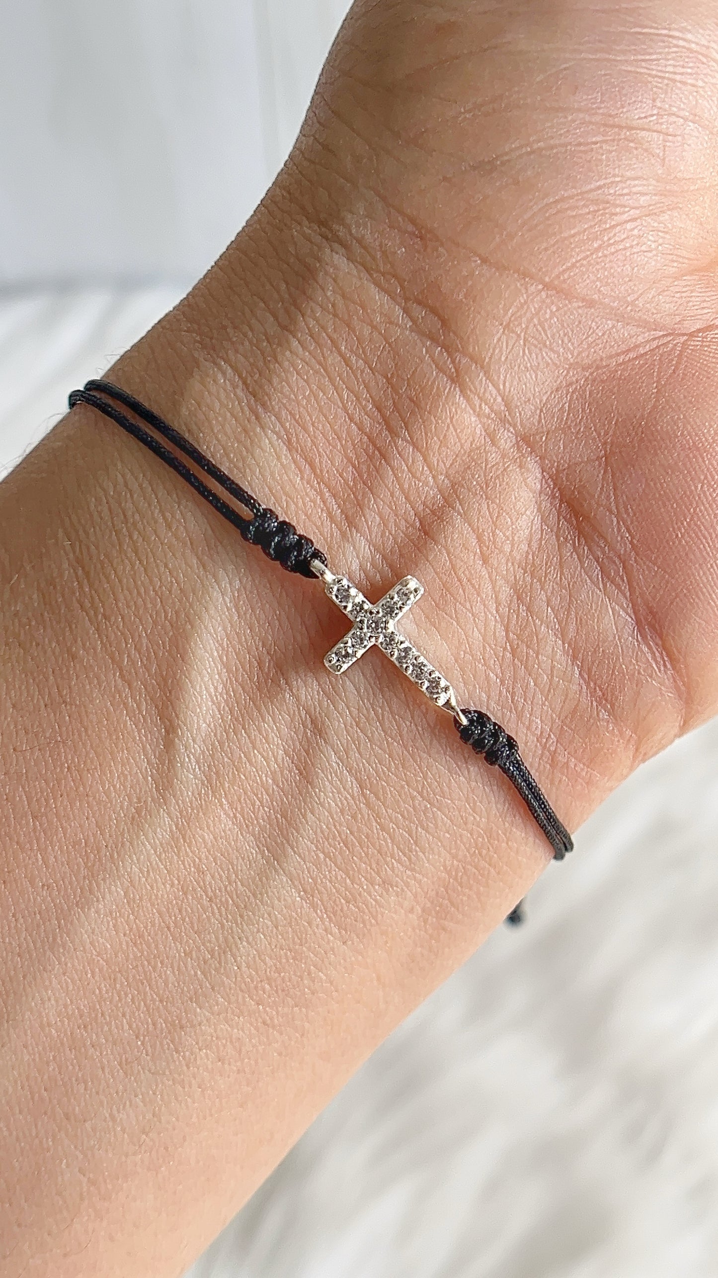 Pulsera Hilo Ajustable con Cruz - Plata 925