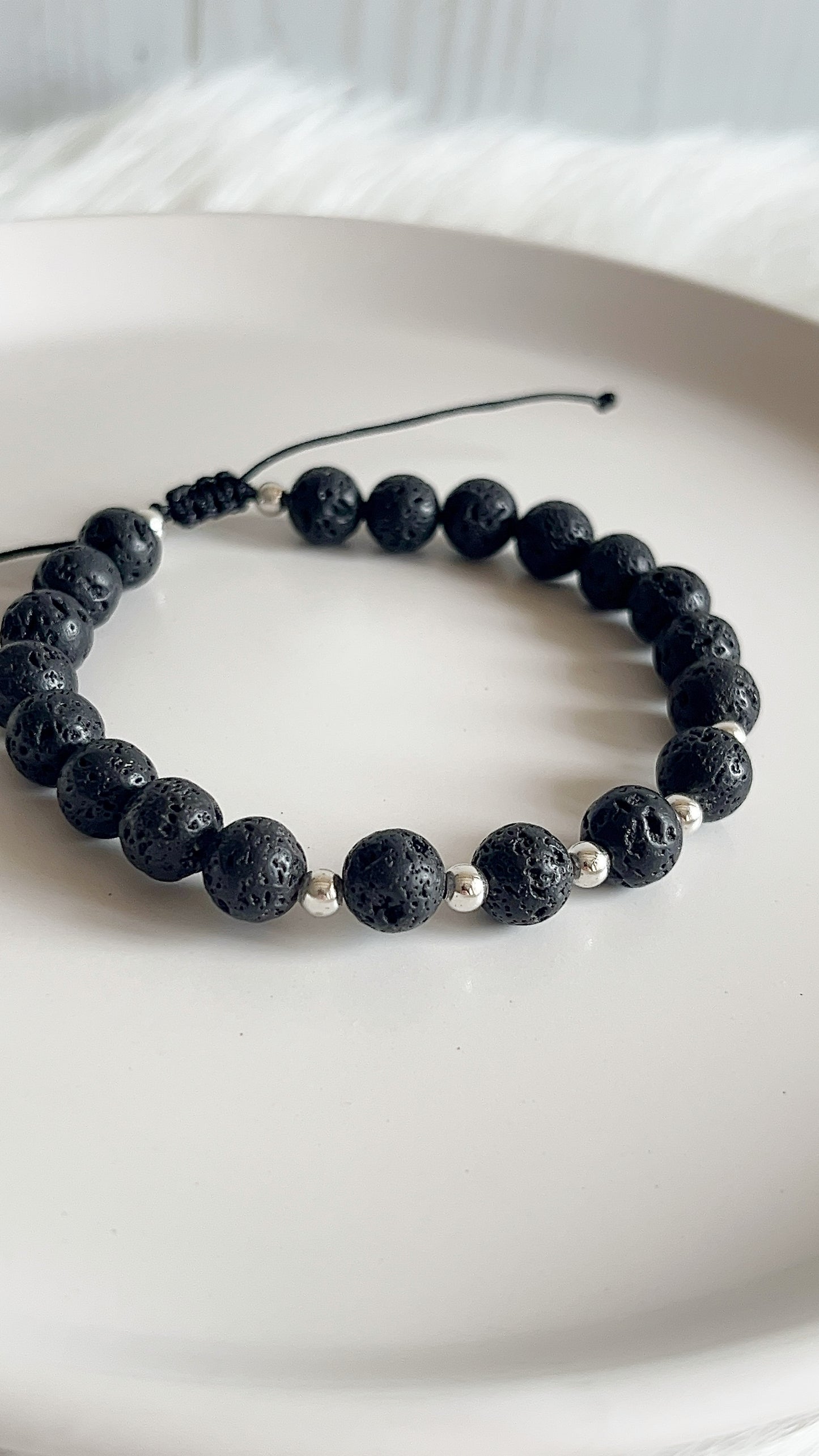 Pulsera Caballero - Piedra Volcánica con Balines Plata 925 Ajutable