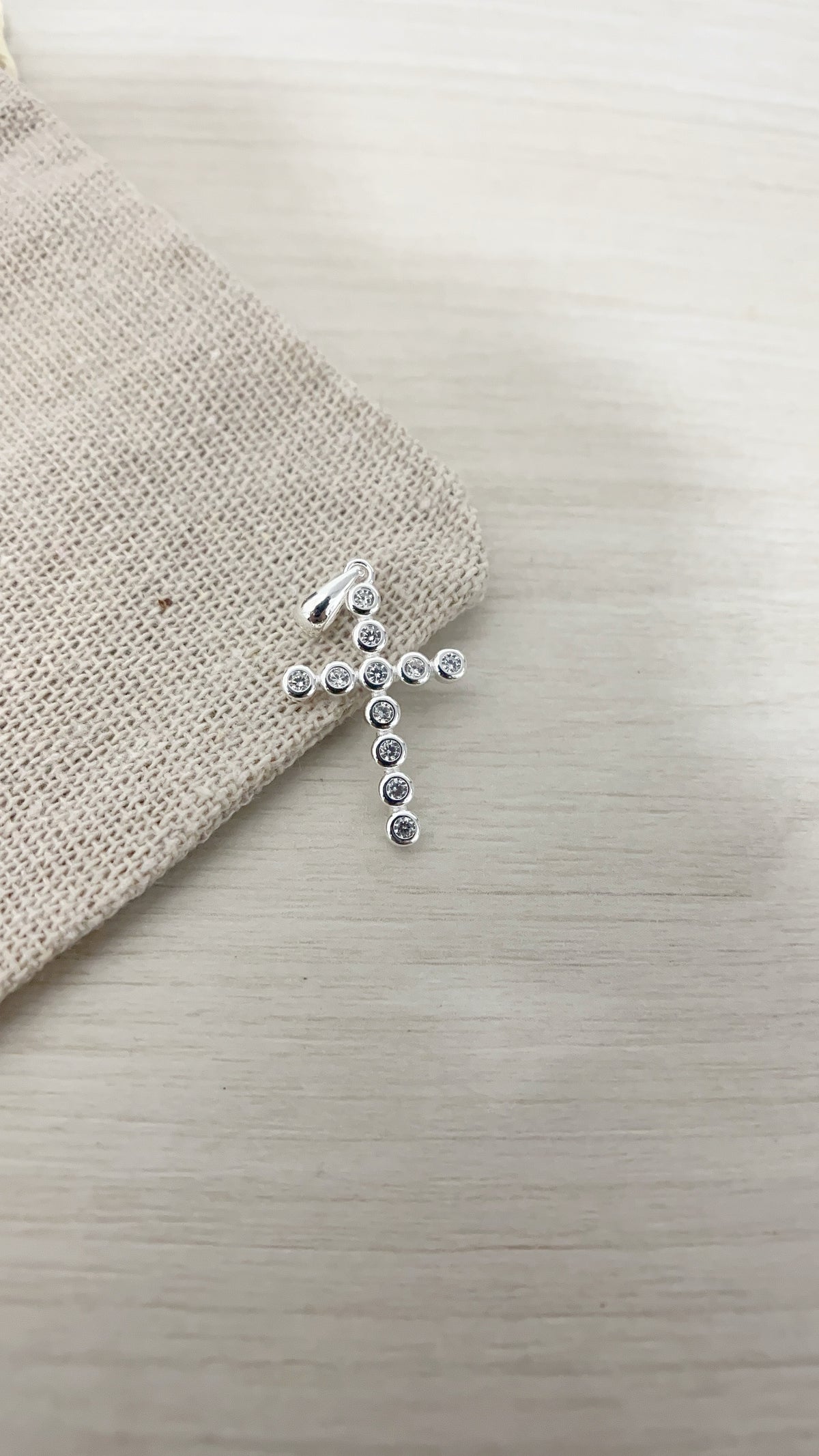 Dije Cruz Puntos de Luz 2,2cm - Plata 925
