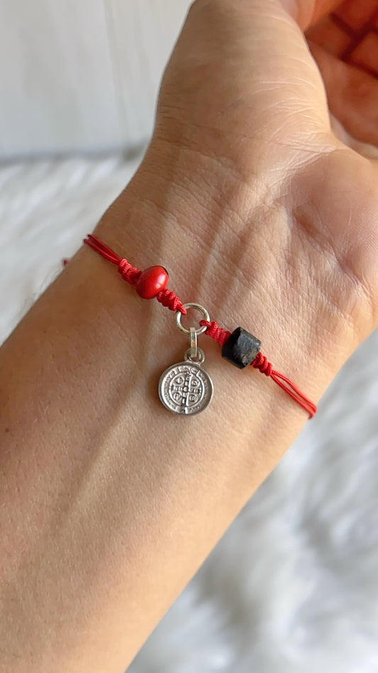 Pulseras Hilo Ajustables con Pionia, Azabache y San Benito -  Plata 925