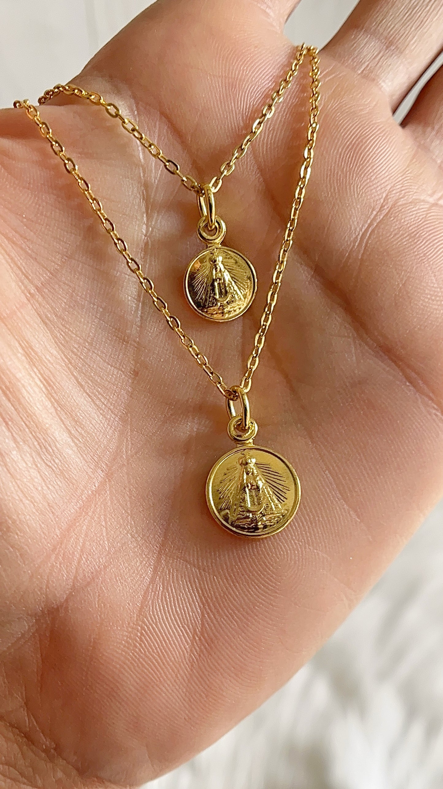 Cadena 40cm con Virgen del Valle - Plata 925 con Baño de Oro
