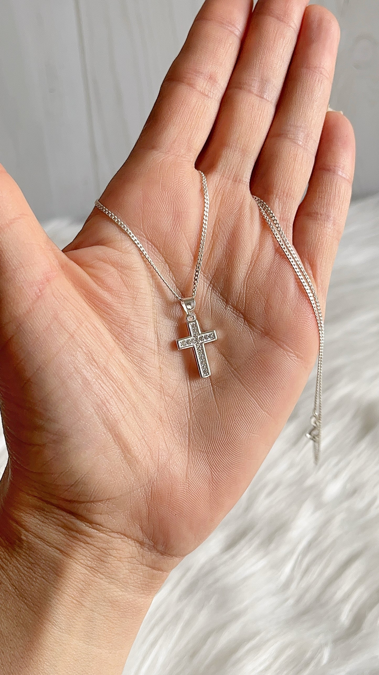 Cadena 45cm con Cristo 1,7cm- Plata 925