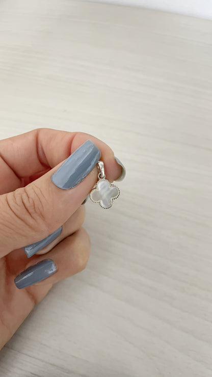 Dijes Flor Nacarada 1,1cm - Plata 925