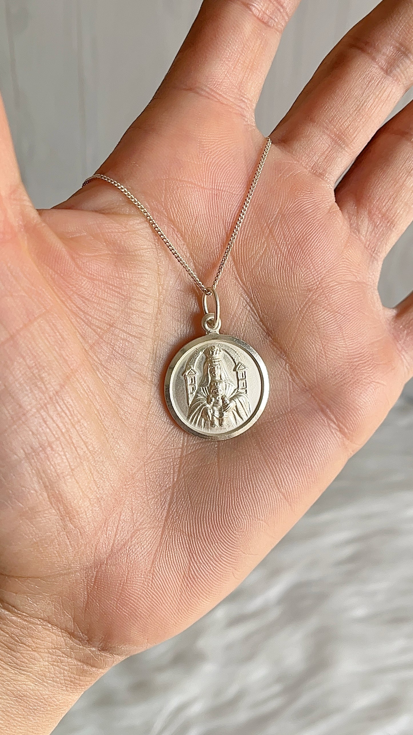 Cadena 40cm, 50cm con Virgen de Coromoto  - Plata 925