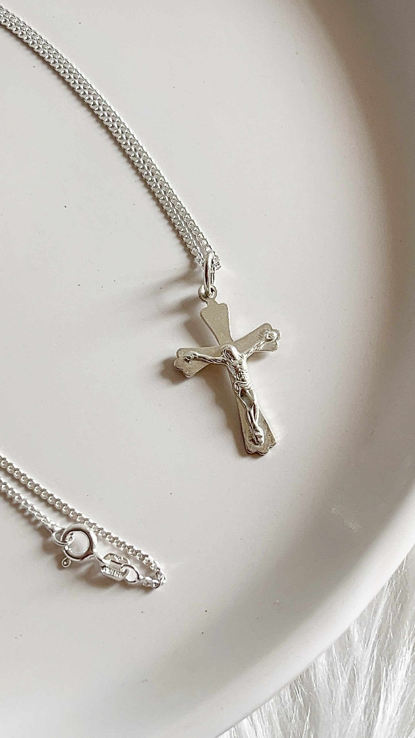 Cadena 45cm con Cristo 2,4cm- Plata 925