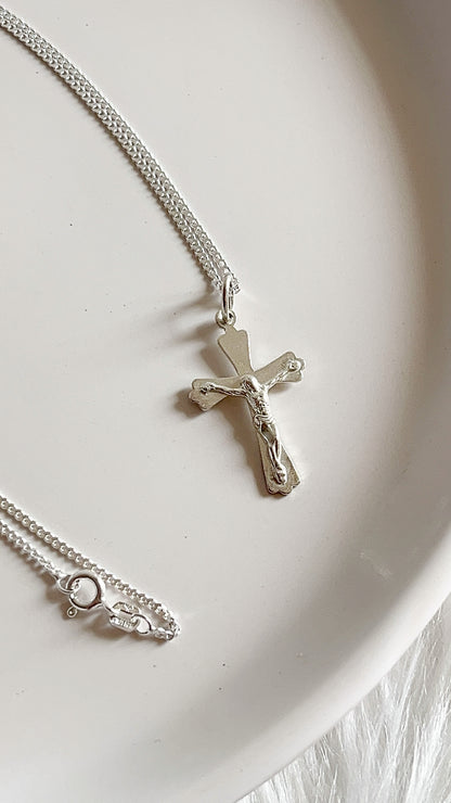 Cadena 45cm con Cristo 2,4cm- Plata 925
