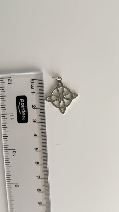 Dije Nudo de Bruja 2,2cm Plata 925