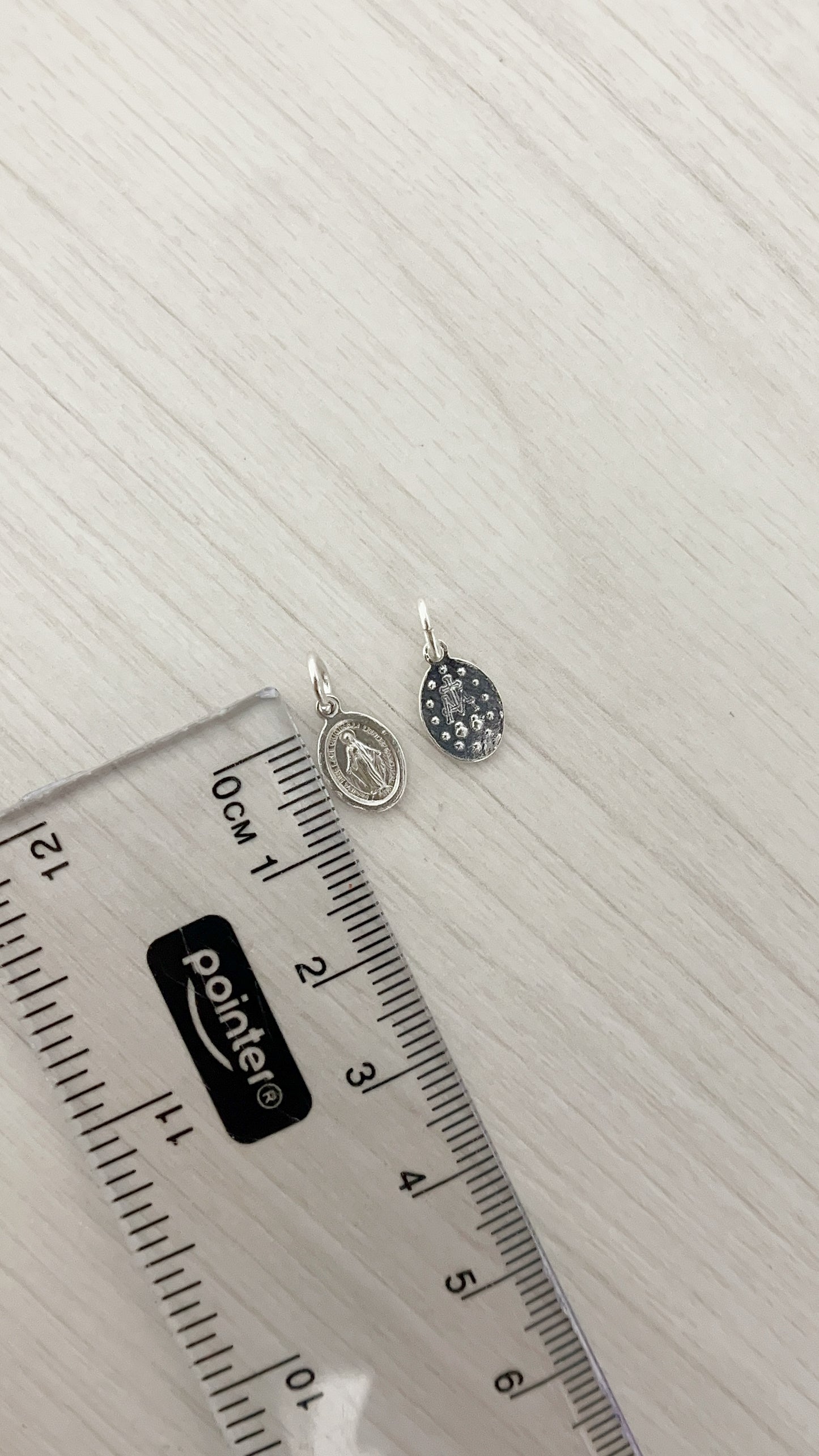 Dije Virgen de la Milagrosa Ovalada Plata 925