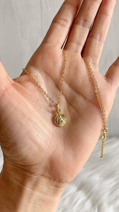Cadena 40cm con Virgen del Valle - Plata 925 con Baño de Oro