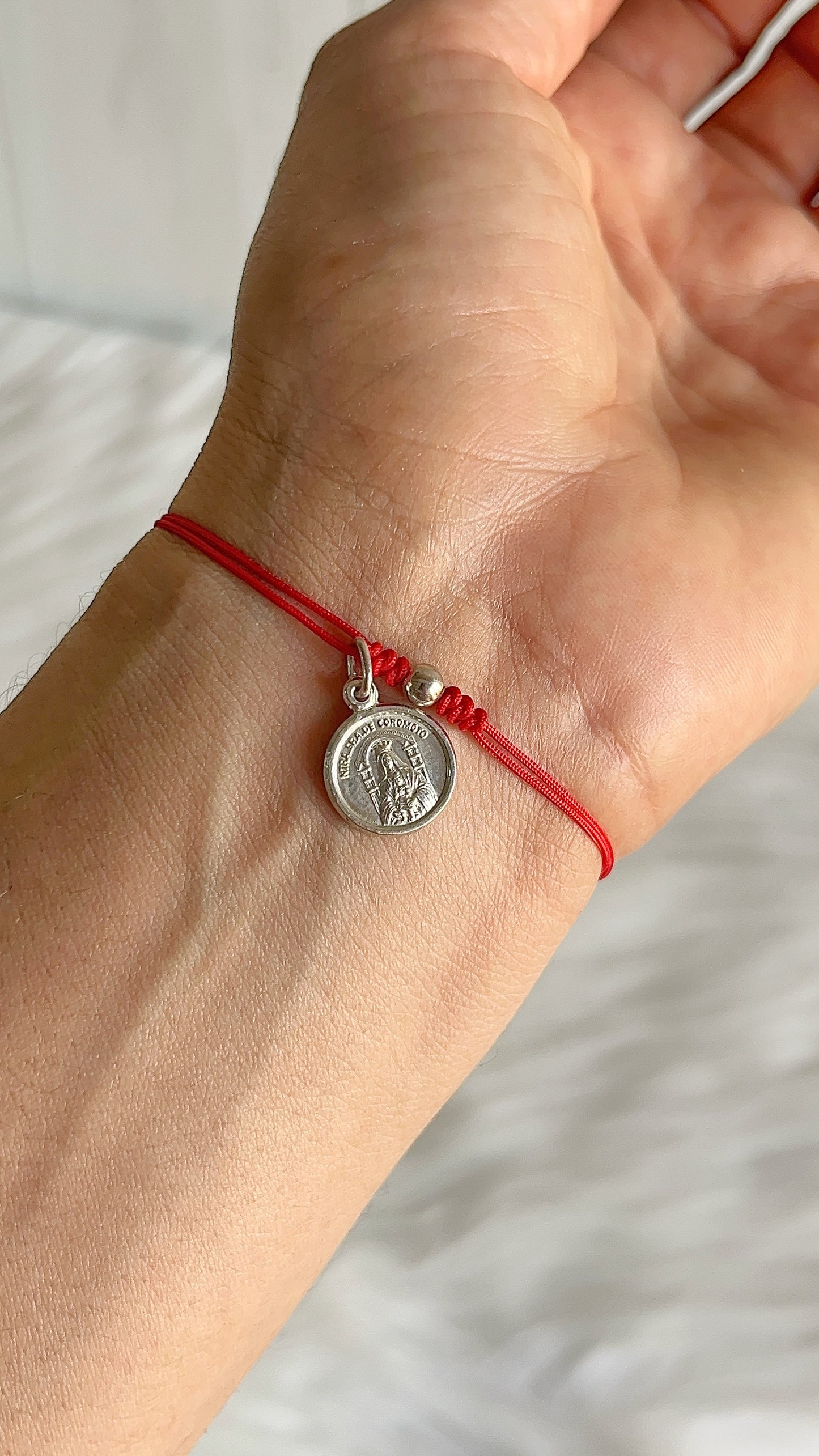 Pulseras Hilo Ajustables con Nuestra Señora de Coromoto 1,2cm Plata 925