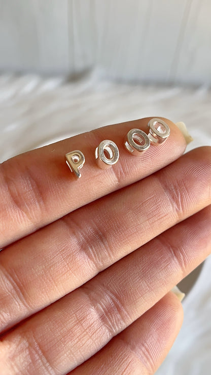 Dije Letra “O” y “P” 5mm - Plata 925