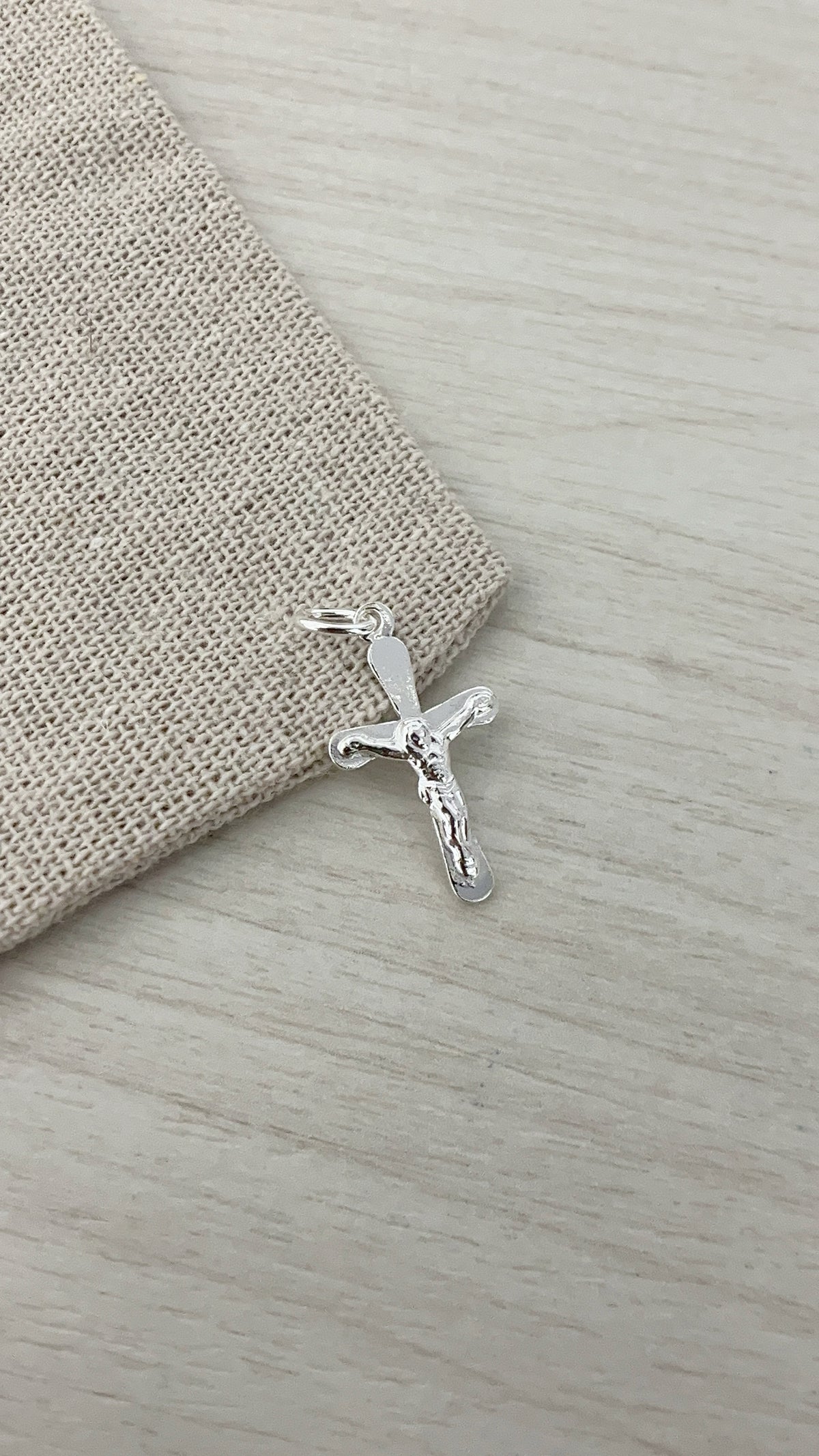 Dije Cristo 2,1cm - Plata 925