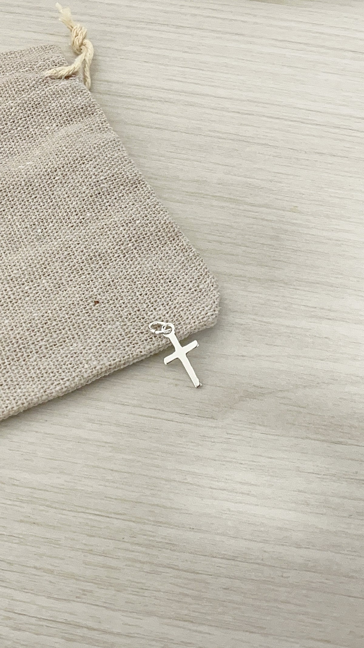 Dije Cruz Pequeña 1,3cm - Plata 925