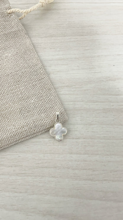 Dijes Flor Nacarada 1,1cm - Plata 925