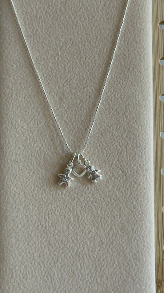 Cadena Niño, corazón y Niña 40cm