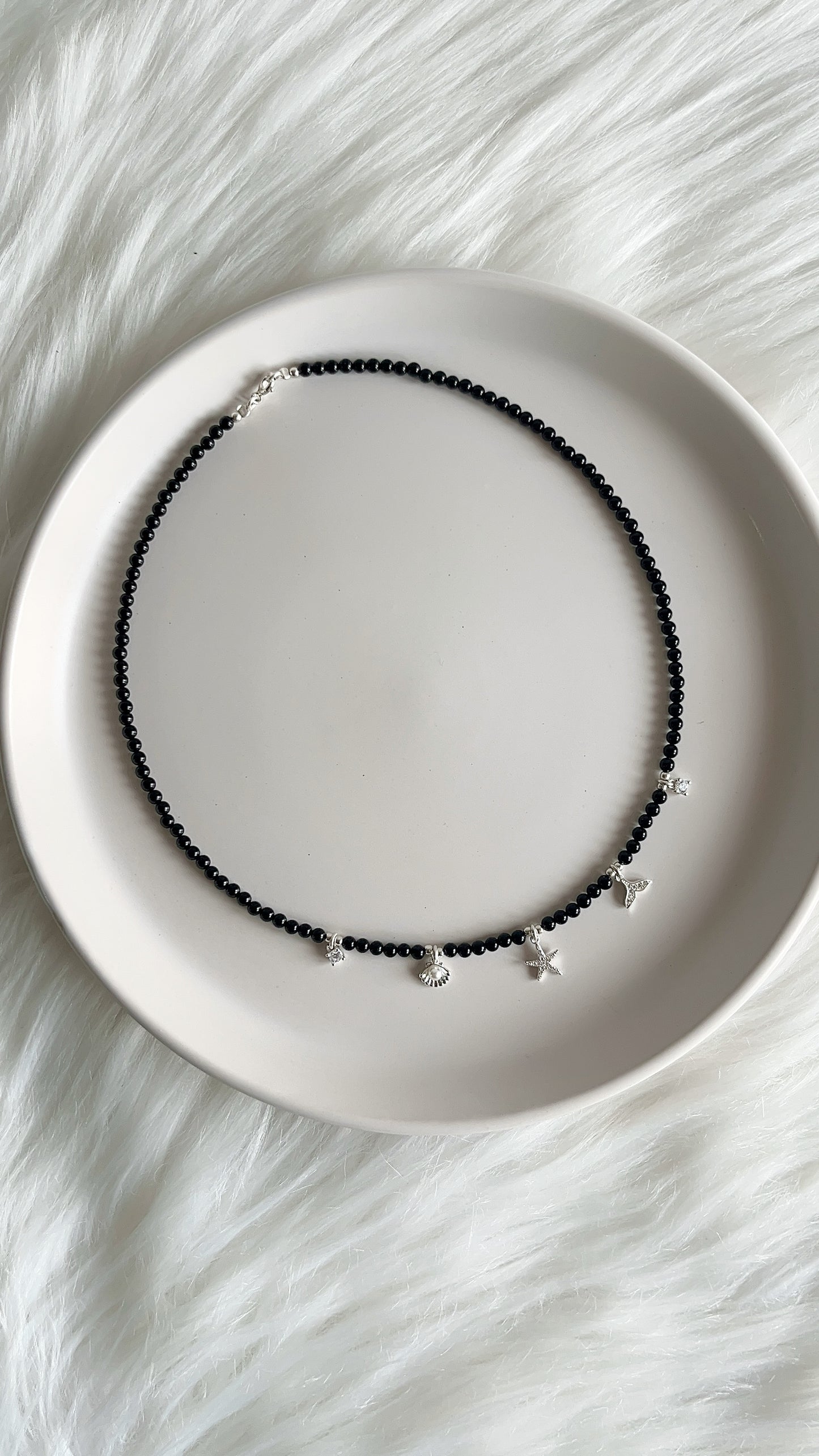 Gargantilla de Onix 42cm, Dijes Concha, estrella, Cola,  Balin Plata 925