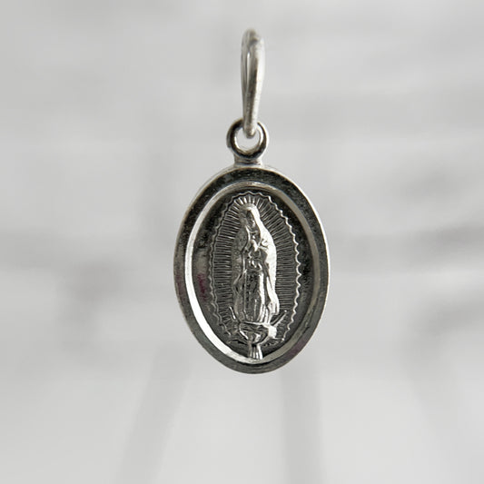 Dije Virgen de Guadalupe 1,6cm